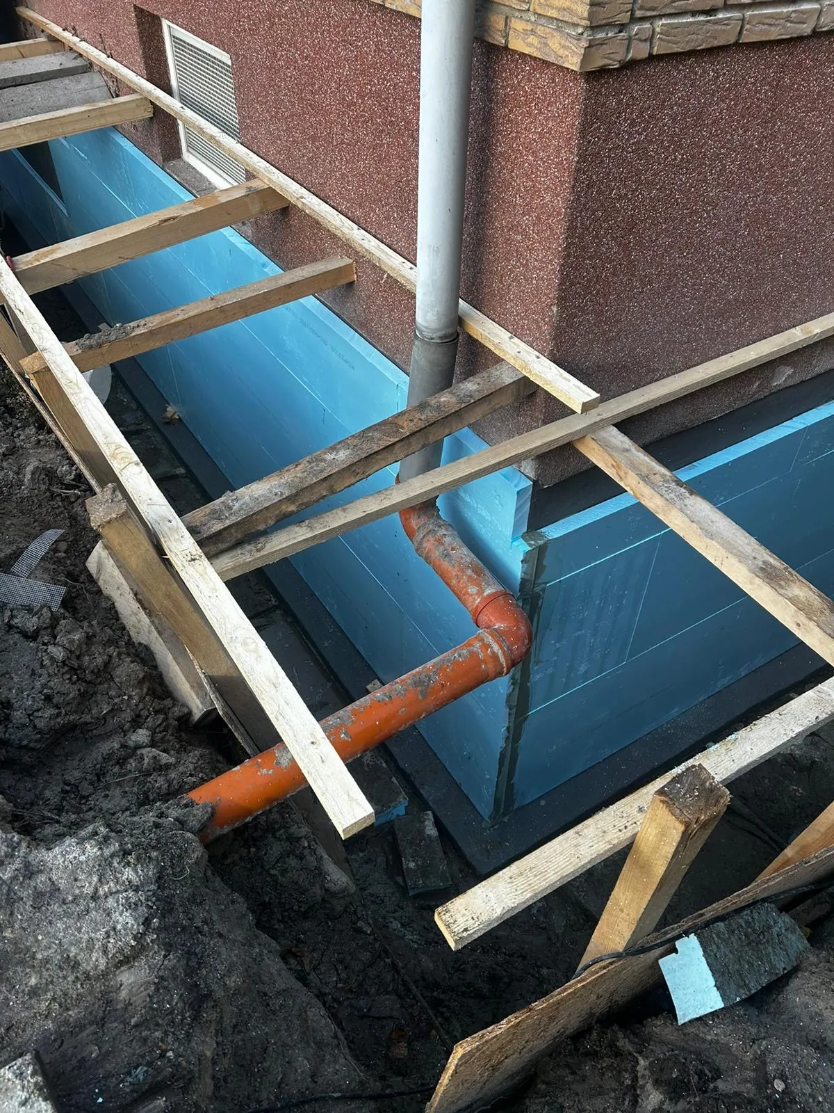 Kellerabdichtung mit Dämmung und Drainage